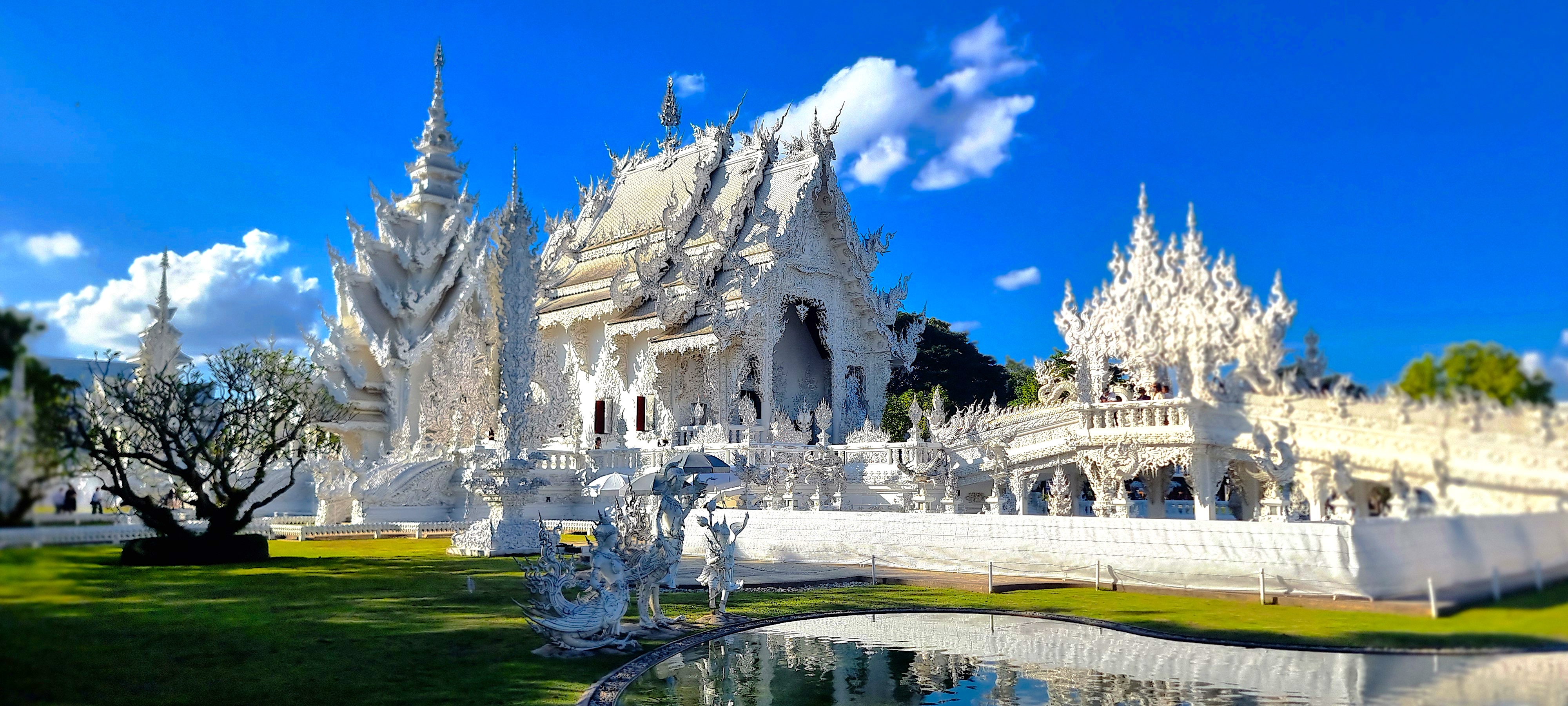 Wat Rong Khun — Biała Świątynia w Chiang Rai